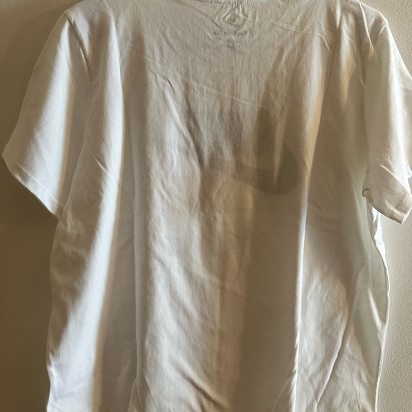 Women's Nike Sportswear
Essentials Logo Tee size large - Picture 5 of 6